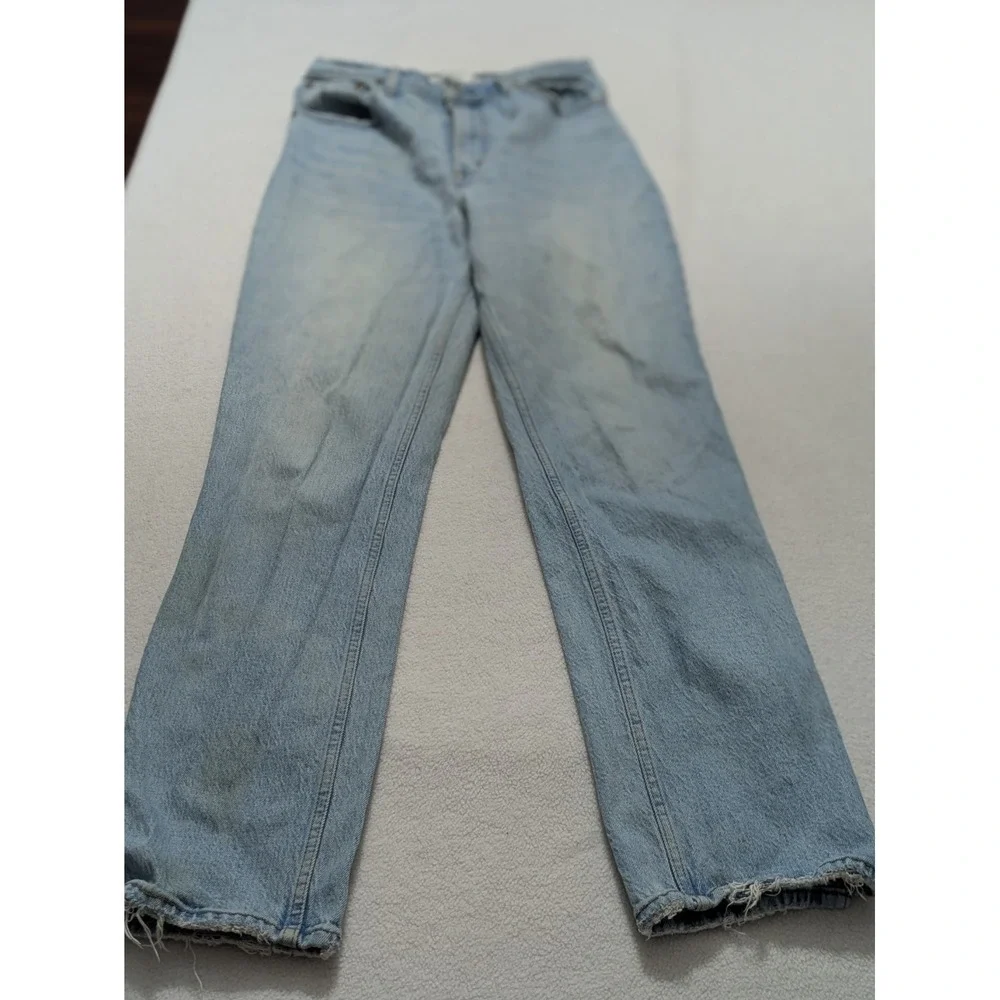 Abercrombie Curve Love Mid Rise 90s Straight Jean Size 26 6 Split Hem Light Wash